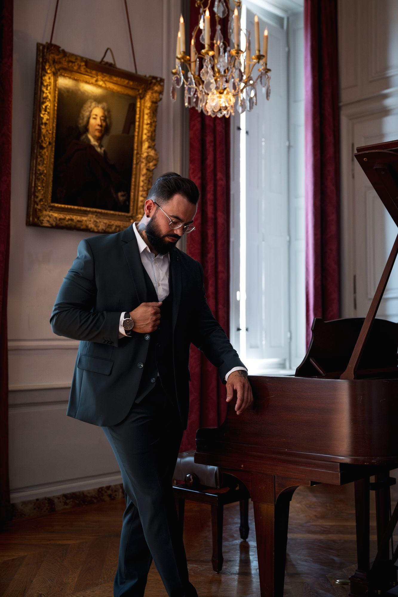 Robin au château, près du piano, quelques jours avant le mariage